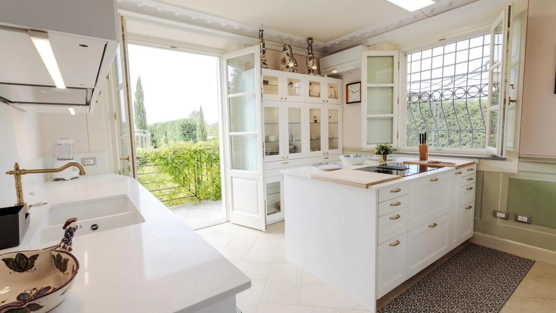 Chalet Villa Montefalcone: Charm, Private Pool, And Chef Orentano