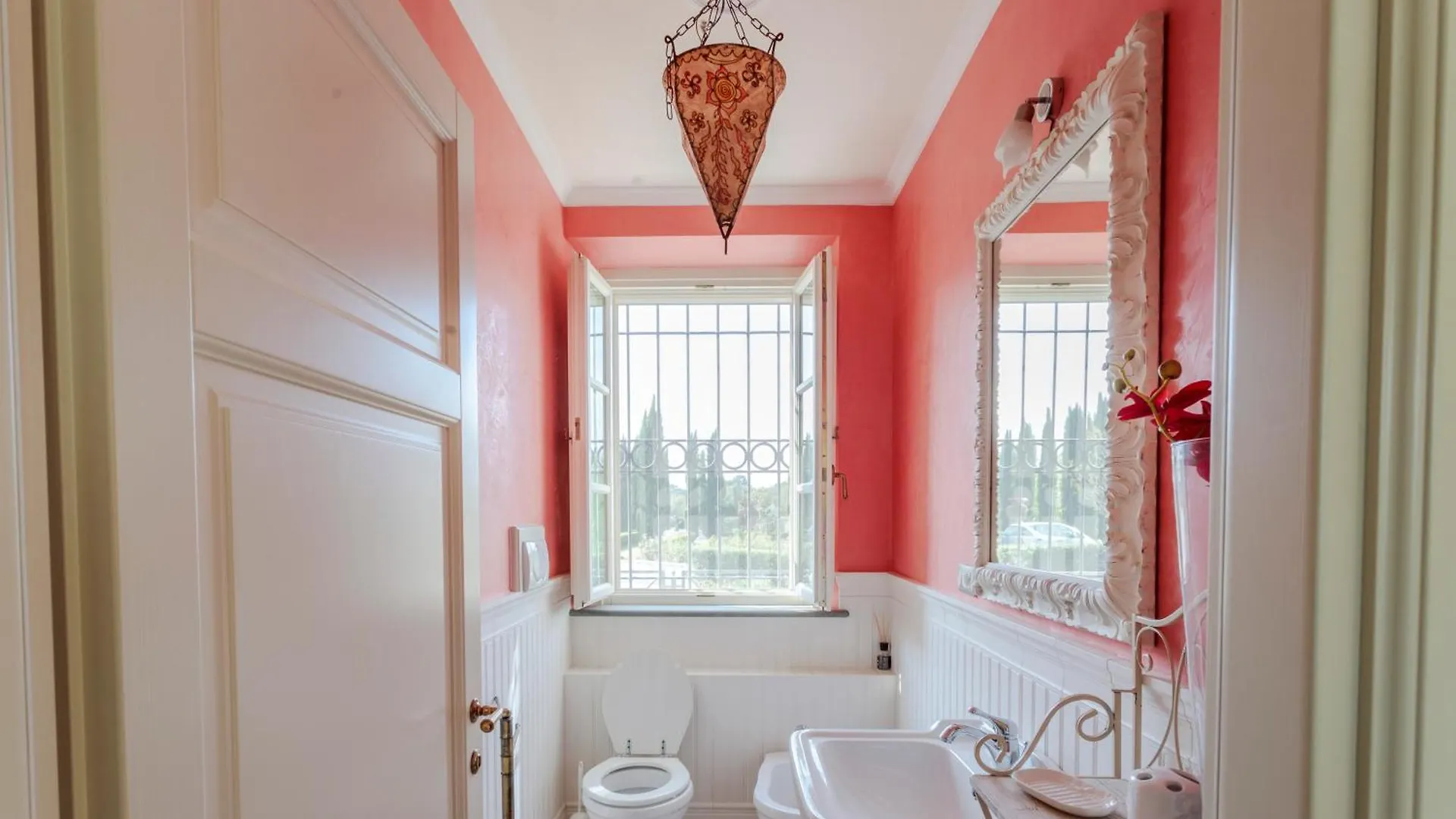 Villa Montefalcone: Charm, Private Pool, And Chef Orentano