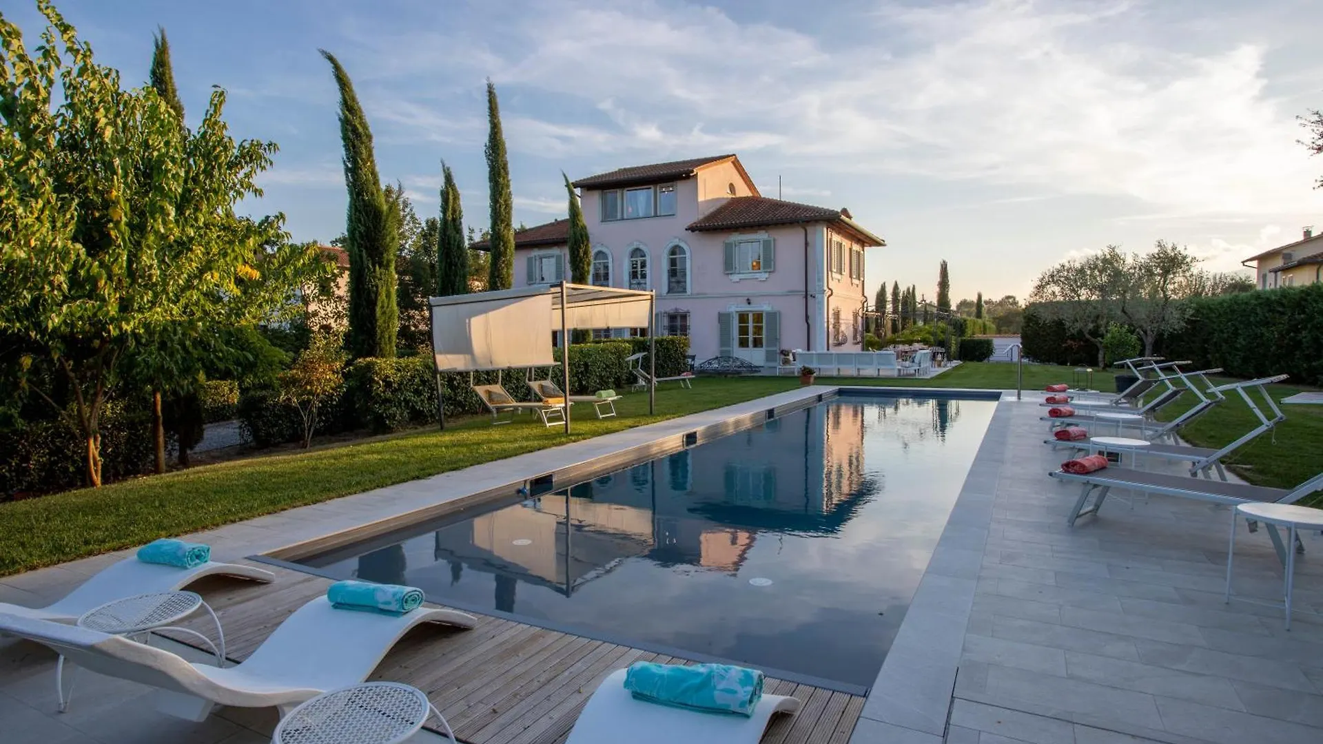 Villa Montefalcone: Charm, Private Pool, And Chef Orentano