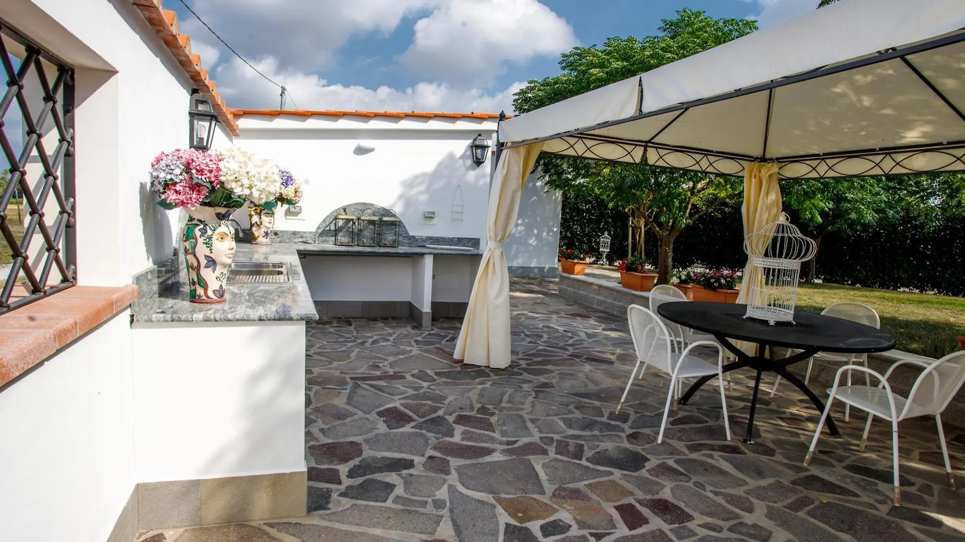 Villa Montefalcone: Charm, Private Pool, And Chef Orentano Italy